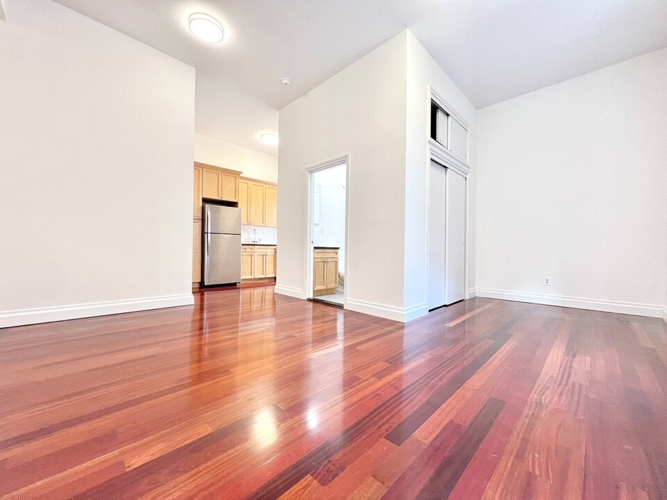 611 W 137th St in New York, NY - Building Photo