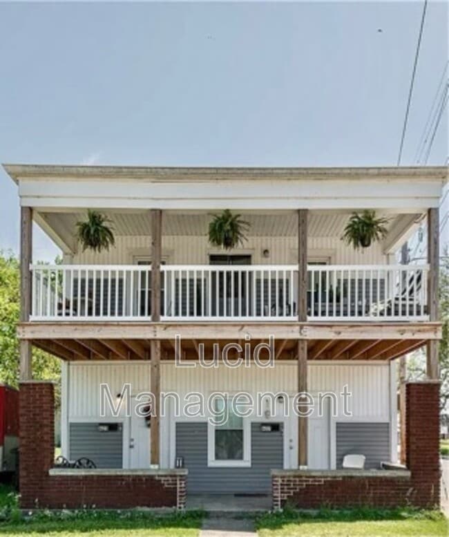 629 W Market St in New Albany, IN - Building Photo - Building Photo