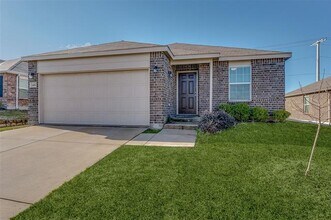 1416 Waggoner Dr in Aubrey, TX - Building Photo - Building Photo
