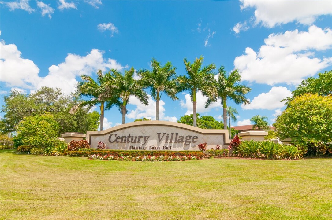 13100 SW 11th Ct in Pembroke Pines, FL - Building Photo