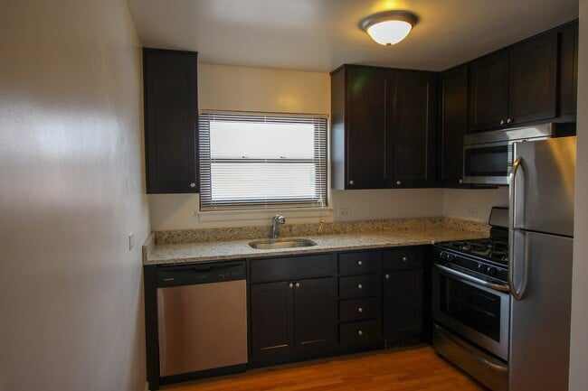 1934 Linden Ave, Unit B in Highland Park, IL - Foto de edificio - Building Photo
