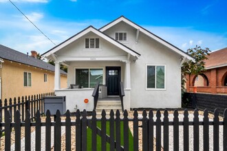 1026 W 3rd St in Santa Ana, CA - Building Photo - Building Photo