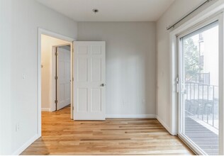 202 H St in Boston, MA - Building Photo - Building Photo