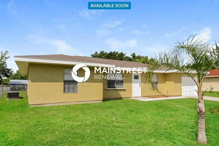 608 SW Belmont Cir in Port St. Lucie, FL - Building Photo