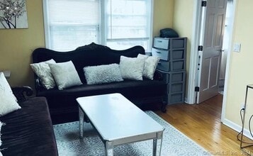 51 Plumtree Ln in Trumbull, CT - Building Photo - Building Photo