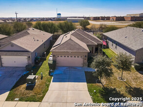 7156 Quarter Moon in Converse, TX - Building Photo - Building Photo