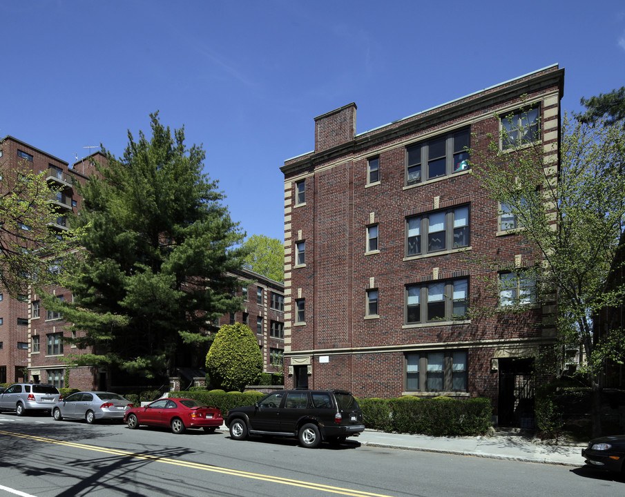 94-102 Longwood Ave in Brookline, MA - Building Photo