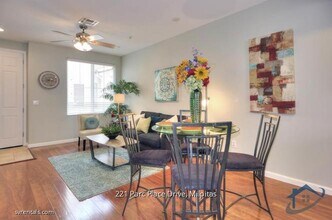 221 Parc Pl Dr in Milpitas, CA - Building Photo - Building Photo