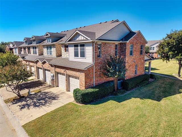 property at 2725 Hyde Park Dr