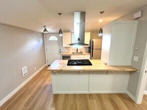 3241 NE 111th Dr in Portland, OR - Building Photo - Building Photo