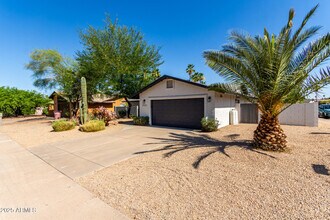 7731 E Rose Ln in Scottsdale, AZ - Building Photo - Building Photo