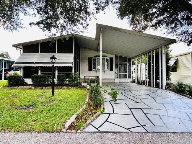 property at 608 Klickety Klak Ln