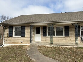 125 Greenbriar Rd in Lexington, KY - Building Photo
