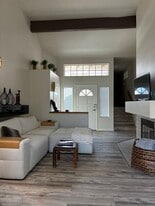 8585 Via Mallorca in San Diego, CA - Building Photo