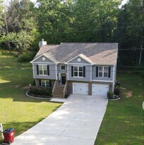 1242 Ernest Elder Rd in Winder, GA - Building Photo