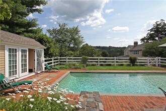 32 Leach Hollow Rd in Sherman, CT - Building Photo - Building Photo