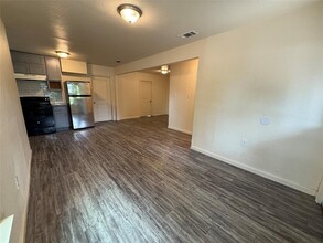505 Ruddy St in Lockhart, TX - Building Photo - Building Photo