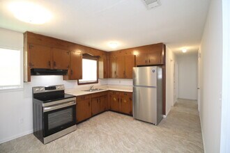 404 Ladybird Ln in Pensacola, FL - Building Photo - Building Photo