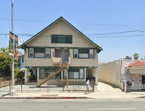 1811 E Cesar E Chavez Ave in Los Angeles, CA - Building Photo - Building Photo