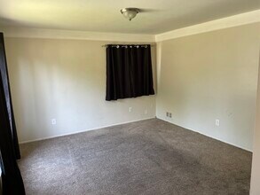 1872 Keppen Blvd in Lincoln Park, MI - Building Photo - Building Photo