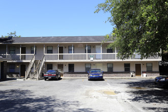 Chatham Place Apartments in Charleston, SC - Building Photo - Building Photo