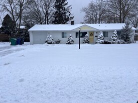 165 Haverhill Ave in Warwick, RI - Building Photo