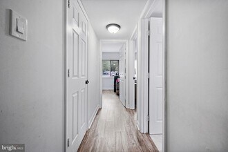 1423 Northgate Square in Reston, VA - Building Photo - Building Photo