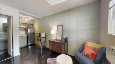 300 E 30th St in Austin, TX - Building Photo - Building Photo