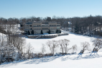 Stone Manor in Lake Geneva, WI - Building Photo - Building Photo