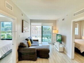 321 NE 26th St in Miami, FL - Building Photo - Building Photo