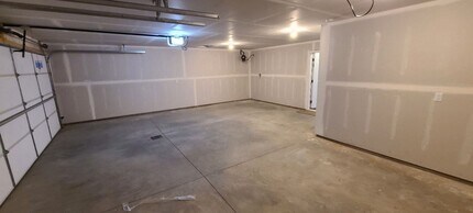 109 Kenner Lp in Bismarck, ND - Building Photo - Building Photo
