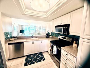 12171 Kelly Sands Way in Ft. Myers, FL - Building Photo - Building Photo