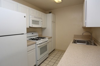Regency Tower in Syracuse, NY - Building Photo - Building Photo