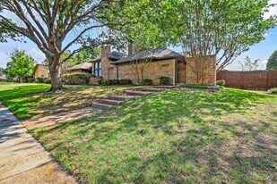 4015 St Christopher Ln in Dallas, TX - Building Photo