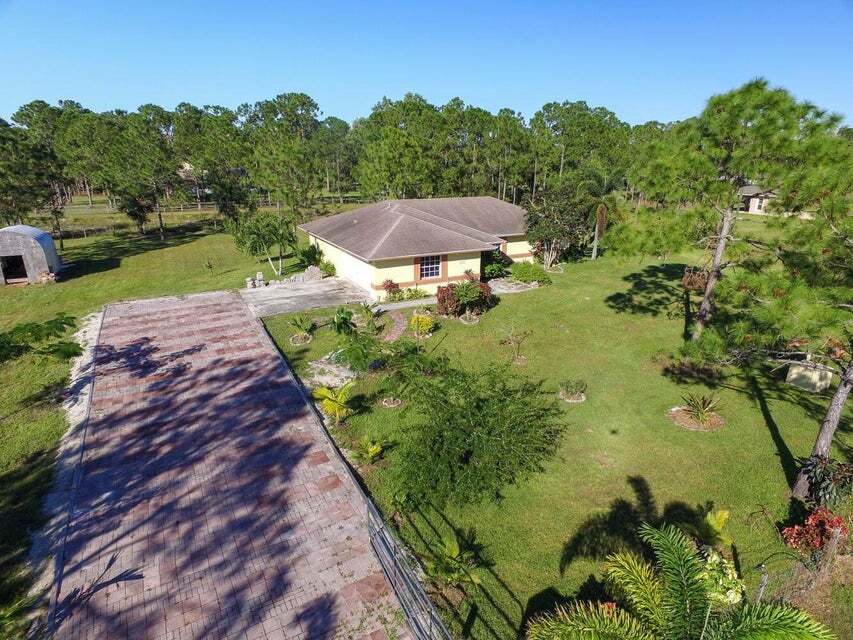 17727 76th St N in Loxahatchee, FL - Building Photo