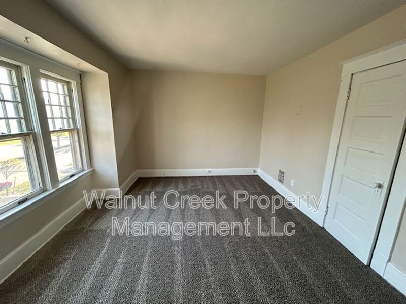 1520 Alameda Ave in Lakewood, OH - Building Photo