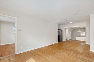 7327 Bamberg Rd in Jacksonville, FL - Building Photo - Building Photo