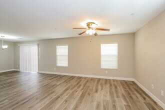 9004 Tropical Tide Ct in Las Vegas, NV - Building Photo - Building Photo