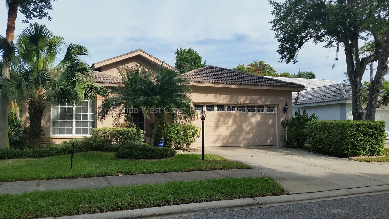 5624 Beaurivage Ave in Sarasota, FL - Building Photo