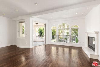 320 S Swall Dr in Los Angeles, CA - Building Photo - Building Photo