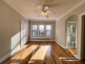 4614 N Paulina St in Chicago, IL - Building Photo