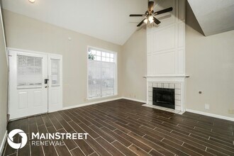 8643 Silent Oaks in San Antonio, TX - Building Photo - Building Photo