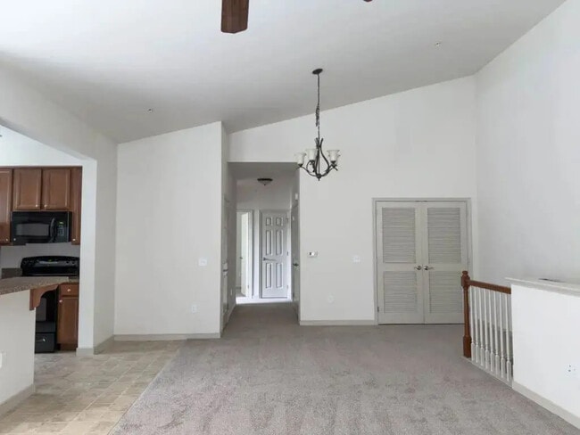 2008 Shady Oak Dr in Mount Joy, PA - Foto de edificio - Building Photo