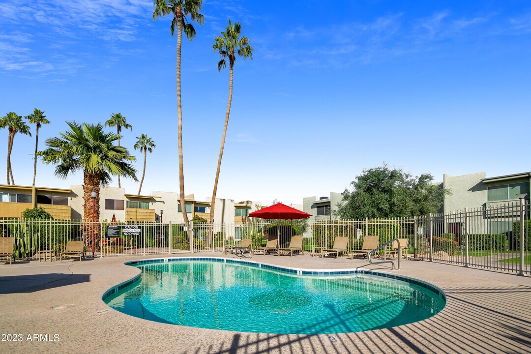 4600 N 68th St in Scottsdale, AZ - Building Photo