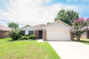 1755 Longfellow Dr in Conway, AR - Building Photo