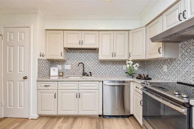 property at 4812 Palmetto St