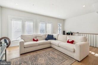 20061 Old Line Terrace in Ashburn, VA - Building Photo - Building Photo