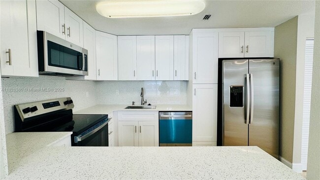 531 SW 38th Terrace in Fort Lauderdale, FL - Building Photo - Building Photo