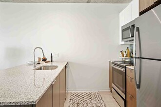 2076 S Wabash Ave, Unit 0804 in Chicago, IL - Building Photo - Building Photo