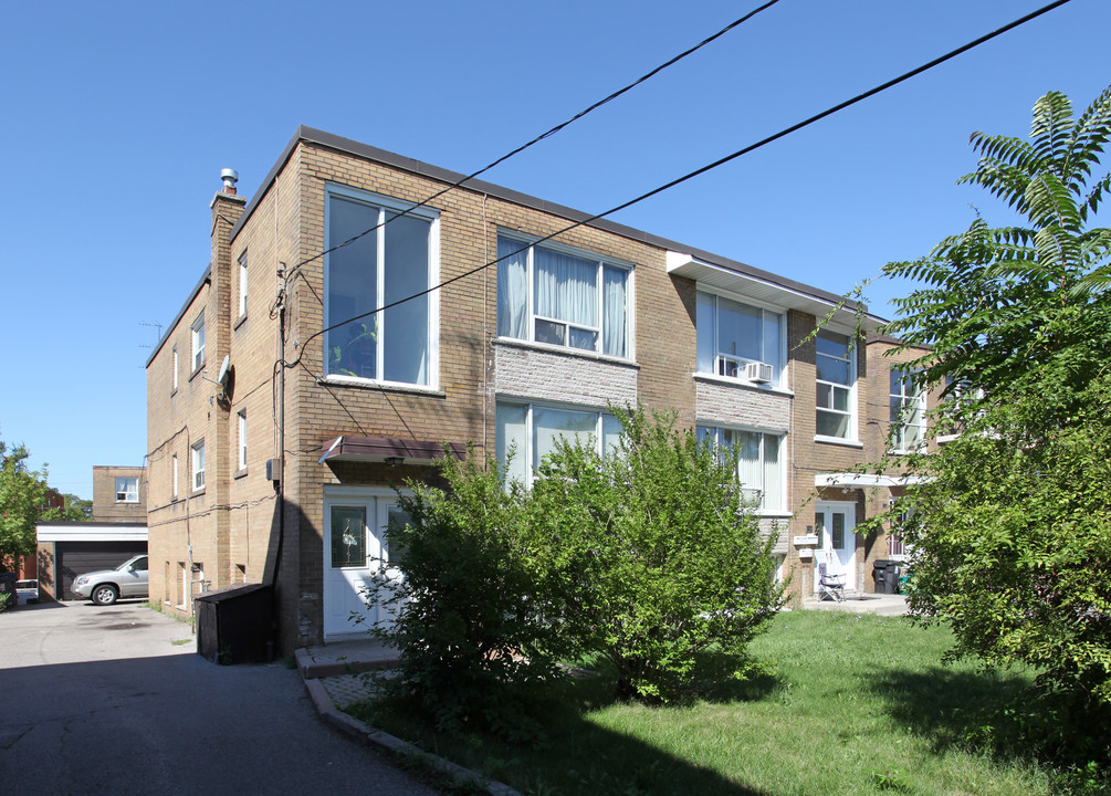 26-28 Elway Ct in Toronto, ON - Building Photo